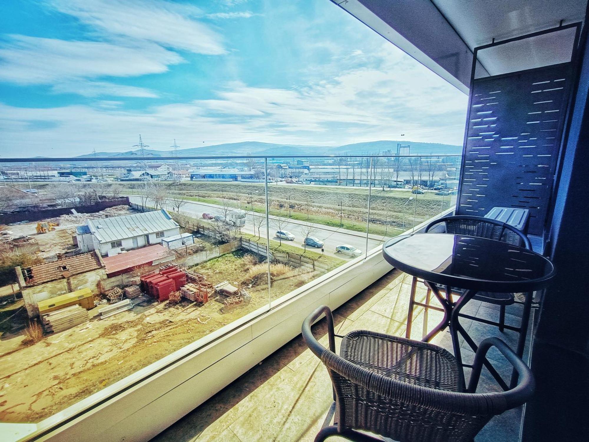 Super Apartments Near Airport With Shop & Free Parking ヤシ エクステリア 写真