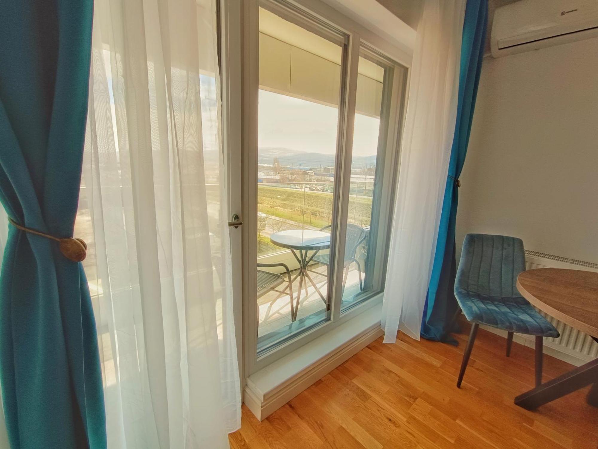 Super Apartments Near Airport With Shop & Free Parking ヤシ エクステリア 写真